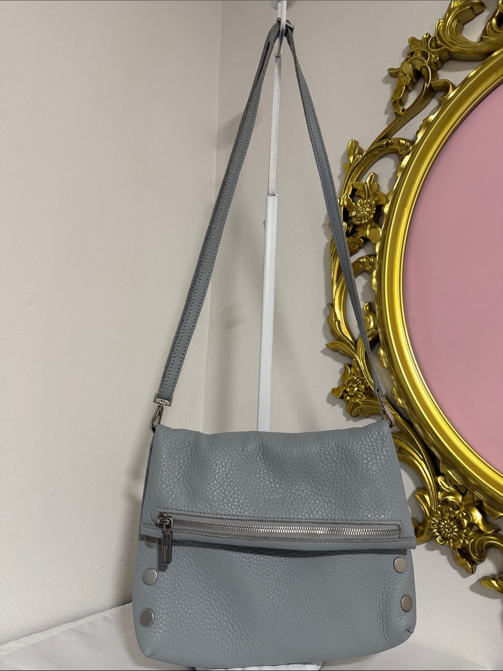 Hammitt VIP Light Gray Pebbled Leather Crossbody Bag 🥰🎀🎀